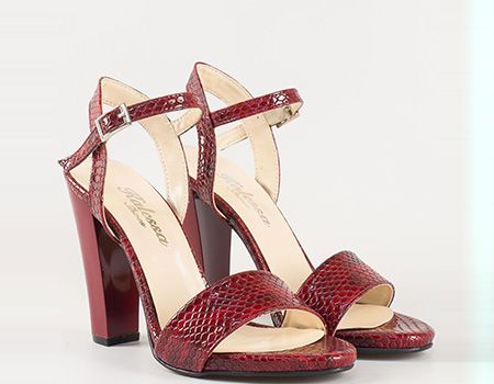 Сандали на висок ток